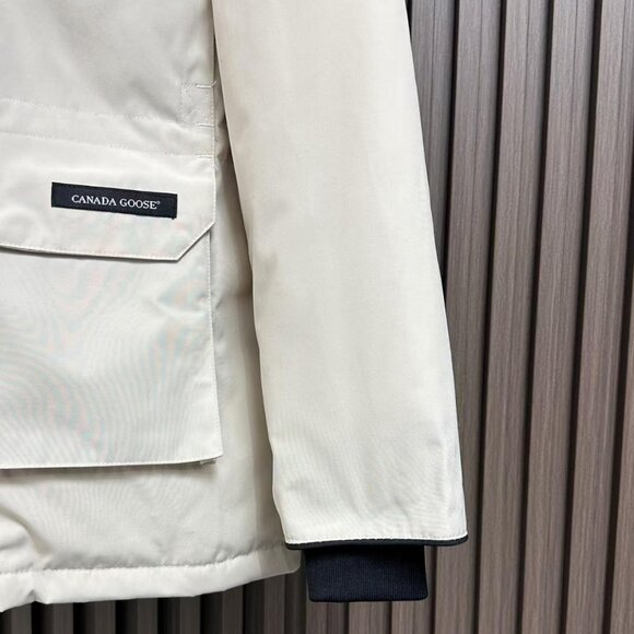 🍻🍻2024 Canada goose new down jacket - Picture 8 of 8